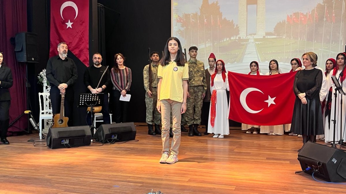 İlçede Düzenlenen Ezbere Şiir Okuma Yarışmasında 7/C Sınıfı Öğrencisi Rabia Çaparlıoğlu 1.olmuştur.